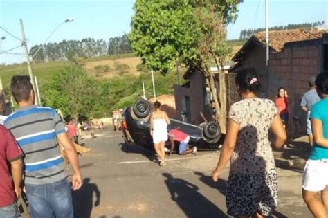 Crian A De Tr S Meses Morre Ap S Ser Arremessada De Carro Dirigido Pela