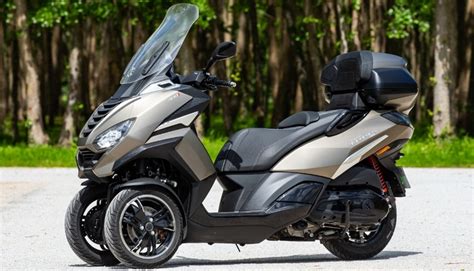 Le Scooter Trois Roues Peugeot Metropolis En Soldes