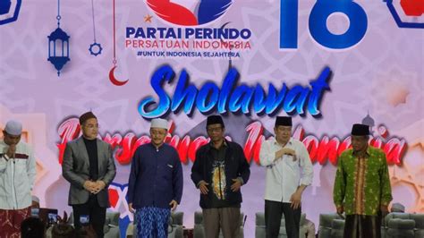 Ht Dan Mahfud Md Hadiri Sholawat Persatuan Indonesia Di Lamongan