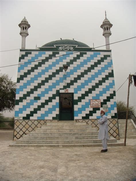 Pakistan Geotagging: Tomb Of Heer Ranjha In Jhang & Takht Hazara