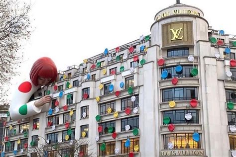 Louis Vuitton Opens A Striking Yayoi Kusama Pop Up Store In Tokyo