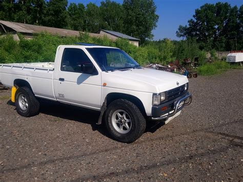 Купить б у Nissan Datsun D21 2 7d Mt 85 л с 4wd дизель механика в Абакане белый Ниссан