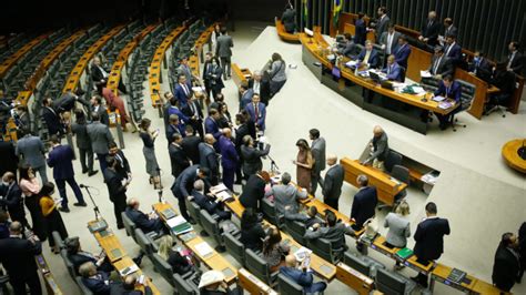 Saiba quais são as atribuições de um deputado federal