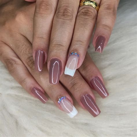 Elegancia Desnuda Descubre las Maravillas de las Uñas Decoradas con Esmaltes Nude Nailart Masters