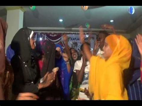 Cabdirisaaq Qanciyei Hees Wadani Ah Live Muqdisho Hotel Zayid Youtube