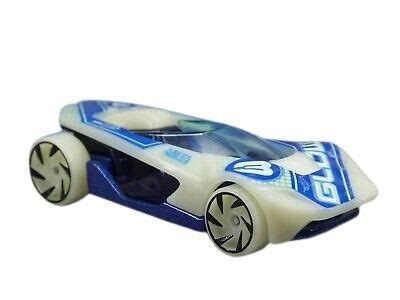 HOT WHEELS HW WARP SPEEDER GRY13 HW GLOW RACERS 1 5 NO BLISTER