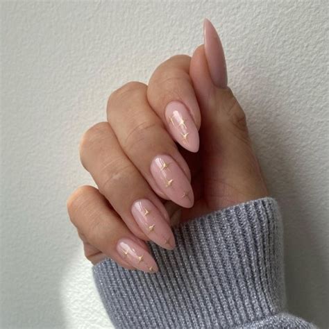 25 Nude Nails With Glitter You Ll Adore Swirl Glitter And White Nails