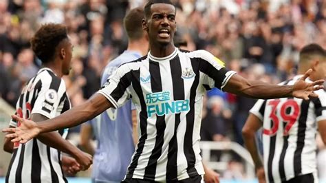 Newcastle Boss Eddie Howe Backs Striker Alexander Isak To Become Club Legend Soccer