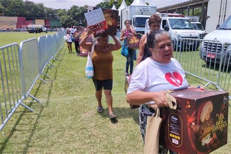 Campanha Natal Sem Fome 2023 beneficia 4 mil famílias em Embu das Artes