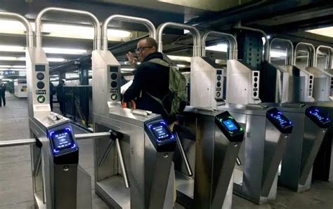 Pasajero Del Metro Alto Manhattan Supera Los Mil Millones De Usuarios