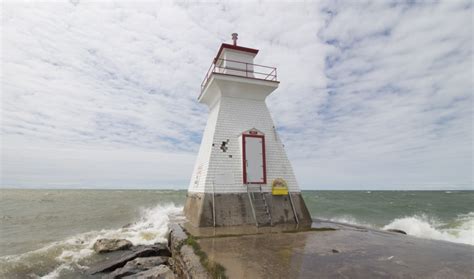 Bruce Peninsula's Nostalgic Lighthouse Tour