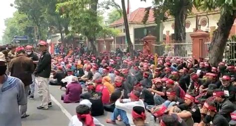 Sidang Vonis Mas Bechi Di PN Surabaya Diwarnai Demo Massa Pendukung