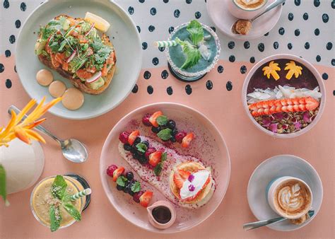 cafes  seminyak  breakfast brunch