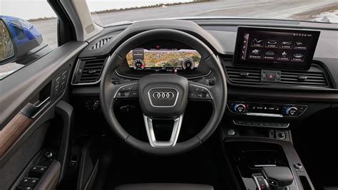 Audi Q5 Sportback Interior Layout & Technology | Top Gear