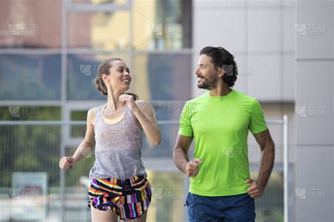 慢跑环境城市生活运动竞赛自然男性美水平画幅人夏天户外