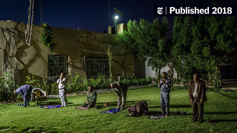 U.S. Takes a Risk: Old Iraqi Enemies Are Now Allies - The New York Times