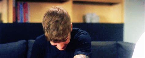 Justin Bieber Laughing GIF - Find & Share on GIPHY