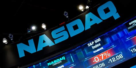 Los 14 valores del Nasdaq 100 más recomendados por los expertos