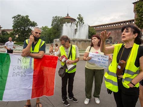 Milano I No Vax Ancora In Piazza Oggi Tre Manifestazioni In Centro