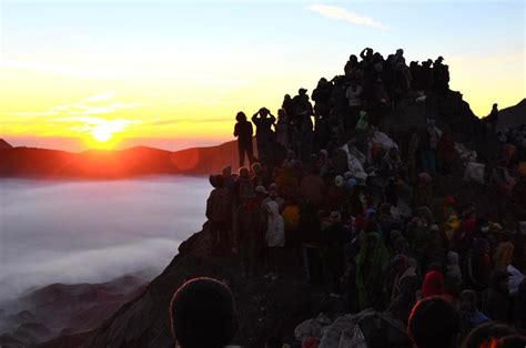 Wisata Bromo Kembali Dibuka Ini Rekomendasi Kafe Dengan View Tercantik