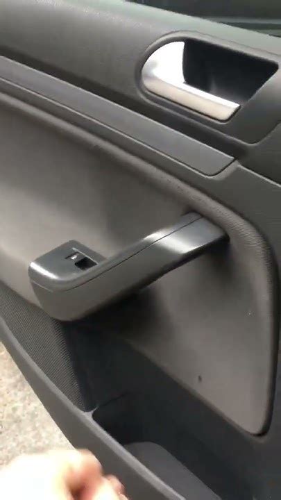 Закрывать нужно нормально двери в машине! - YouTube