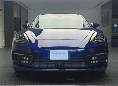 在 台北保時捷中心 購買保時捷 Panamera 4