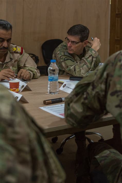 DVIDS - Images - CENTCOM Commander Visit [Image 5 of 14]