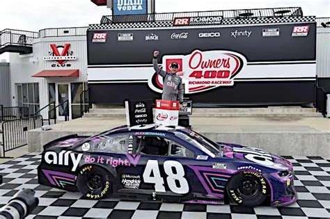 Alex Bowman Steals Richmond Win From Dominant Hamlin Kickin The Tires