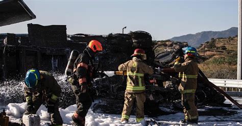 Video Vuelca Pipa Que Transportaba Tequila En Zapopan Y Provoca Incendio