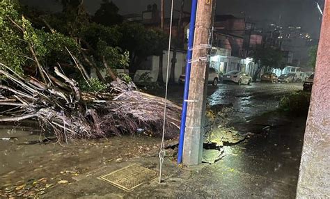 Rboles Ca Dos Casas Inundadas Encharcamientos Y Apagones Por Luvias