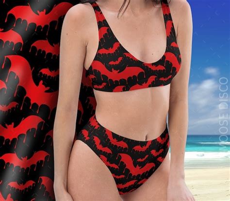 9 Hot Sexy Keri Hardman Bikini Pics