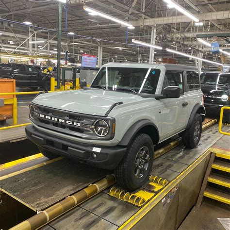 Ford Bronco Brand New 2022 About To Be Deliver - New Ford Bronco for ...