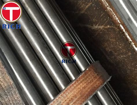 Superheater Seamless Steel Tube Ferritic Austenitic Alloy Round Shape