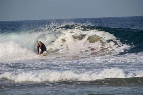 hollow wave tonel - Surf Guide Algarve