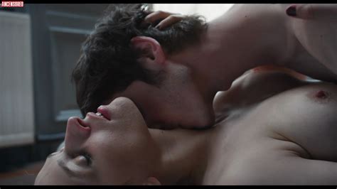 Daphné Dumons nude pics page 1