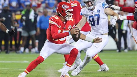 Mahomes strives to build better connection with Chiefs’ weapons