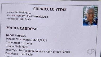 Idosa De Anos Que Viralizou Na Web Por Entregar Curr Culo Recebe