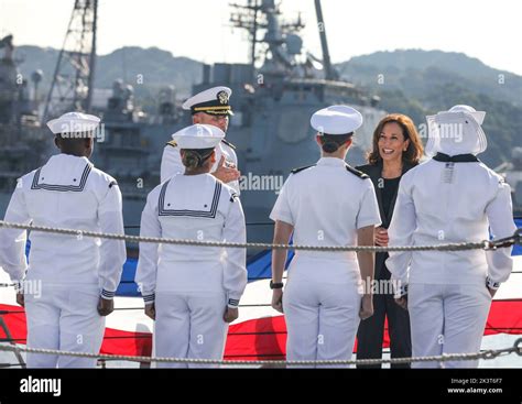 Yokosuka Jap N De Septiembre De Kamala Harris