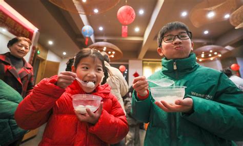 Romantic Lantern Festival Brightens Peoples Lives Start Of Splendid