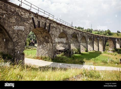 Viaduc De Pont De Chemin De Fer Banque De Photographies Et Dimages