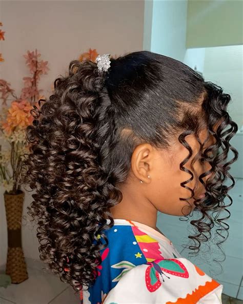 Penteado Cachos Infantil - Penteado infantil cacheando | Penteado daminha infantil cacheado ...