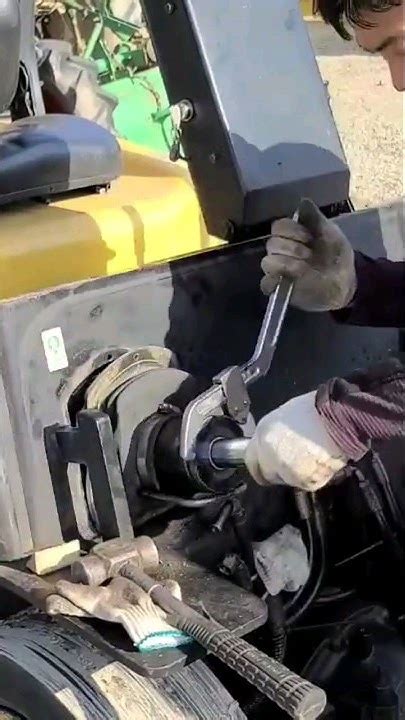 Forklift Tilt Cylinder Repair Youtube