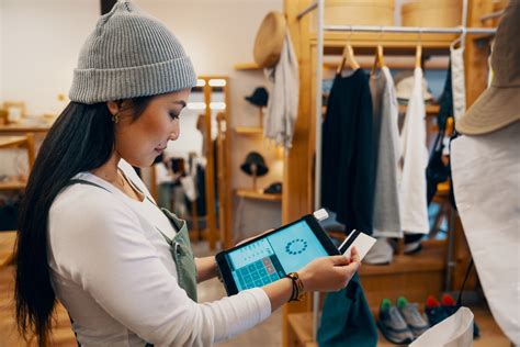 4 Consumer Goods Industry Trends to Watch in 2024 | Salesforce