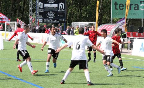 El Burgos Cf Puentesa Co Preparado Para Su Estreno En La Liga Genuine