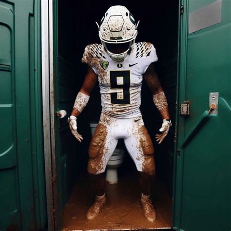 Ducks Unveil New Uniforms for the Big Game : r/huskies