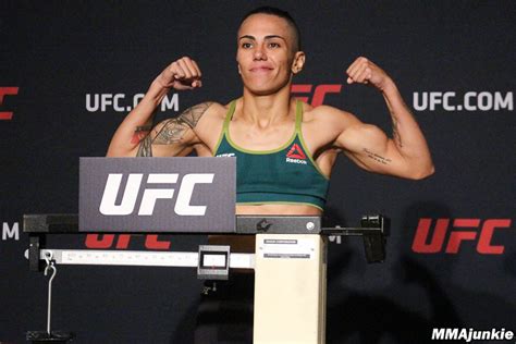 jessica-andrade-ufc-211-official-weigh-ins | MMA Junkie