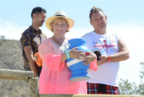 Janine Duvitski pays 'funny but poignant' tribute on Benidorm to late co-star Kenny Ireland ...