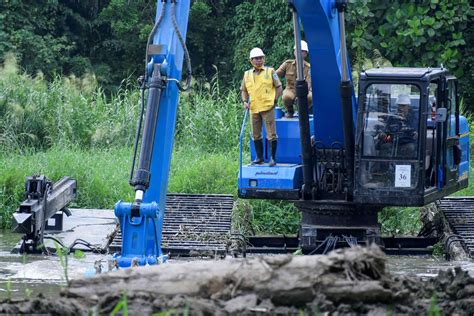 Gubernur Pastikan Pengerjaan Sungai Selor Di Bulungan Rampung Tahun