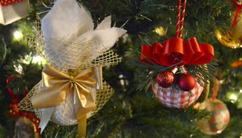 Come Fare Delle Palline Di Stoffa Per L Albero Di Natale