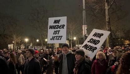 Zehntausende bei Demos gegen Rechts in Österreich